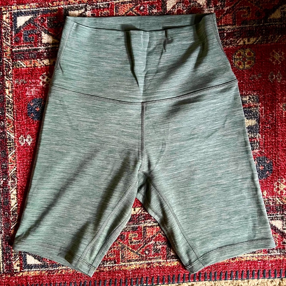 lululemon 8" align short - tidewater teal - size 4